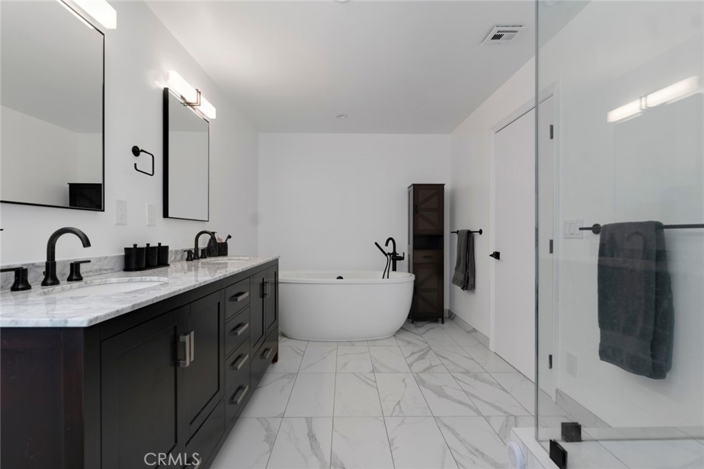 22828 Hartland Street Property Photo 23