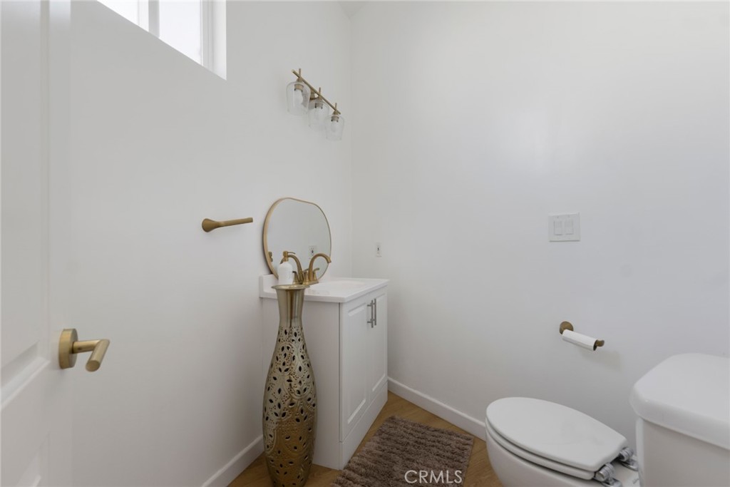 22828 Hartland Street Property Photo 33