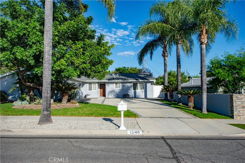 1546 Deodora Street Property Photo 1