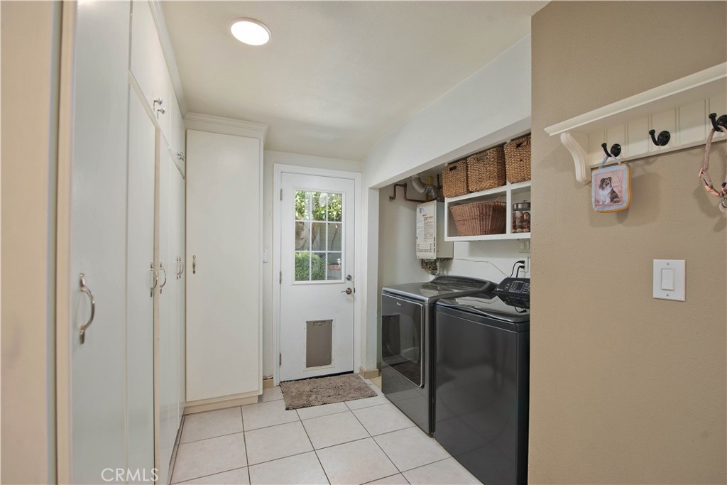 1546 Deodora Street Property Photo 17