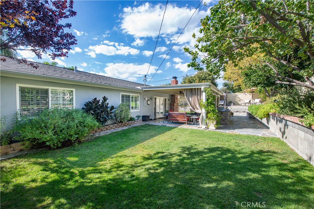 1546 Deodora Street Property Photo 24