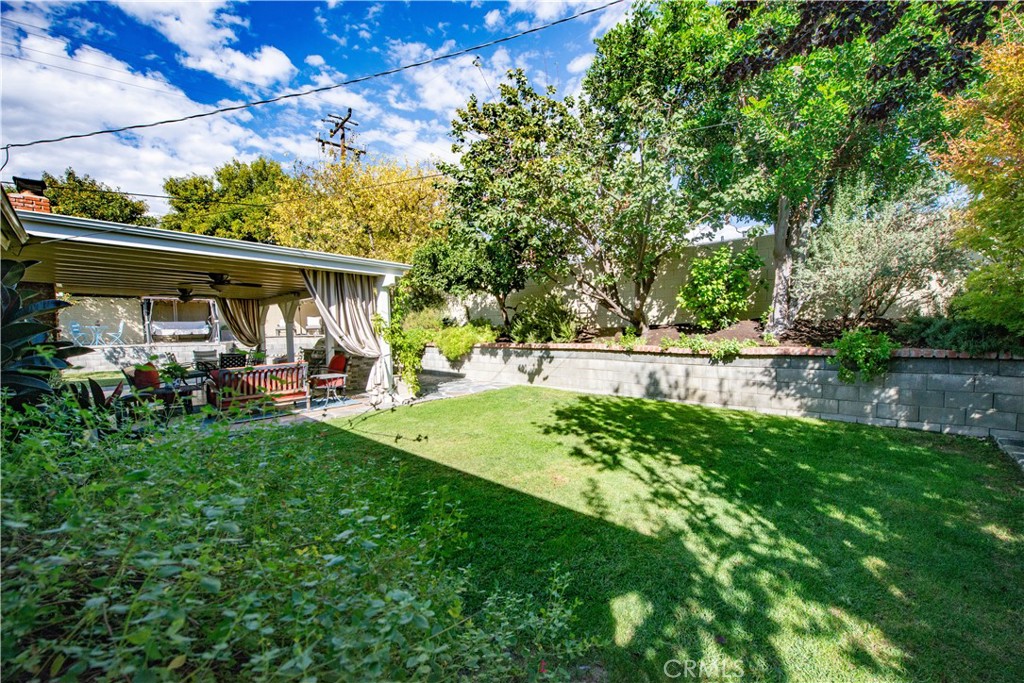 1546 Deodora Street Property Photo 25