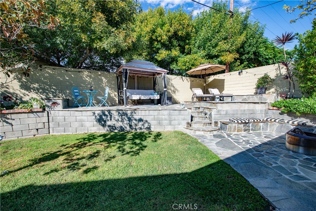 1546 Deodora Street Property Photo 27