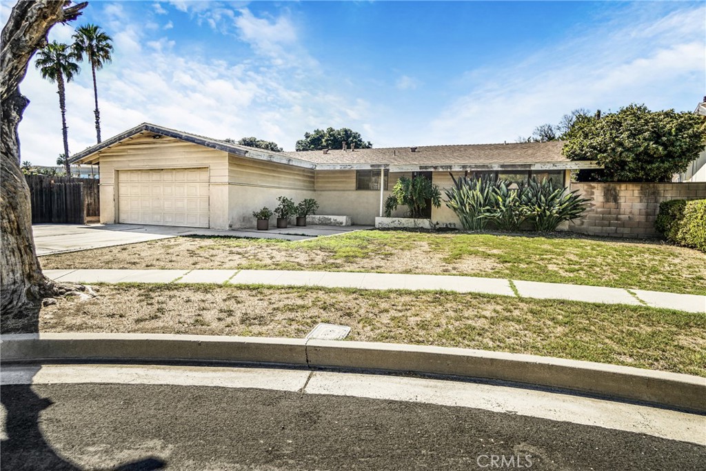 9501 Lubao Avenue Property Photo 1