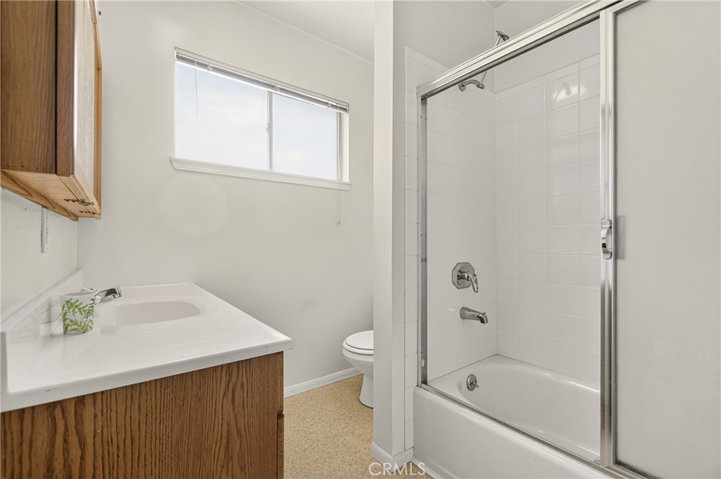 9501 Lubao Avenue Property Photo 28