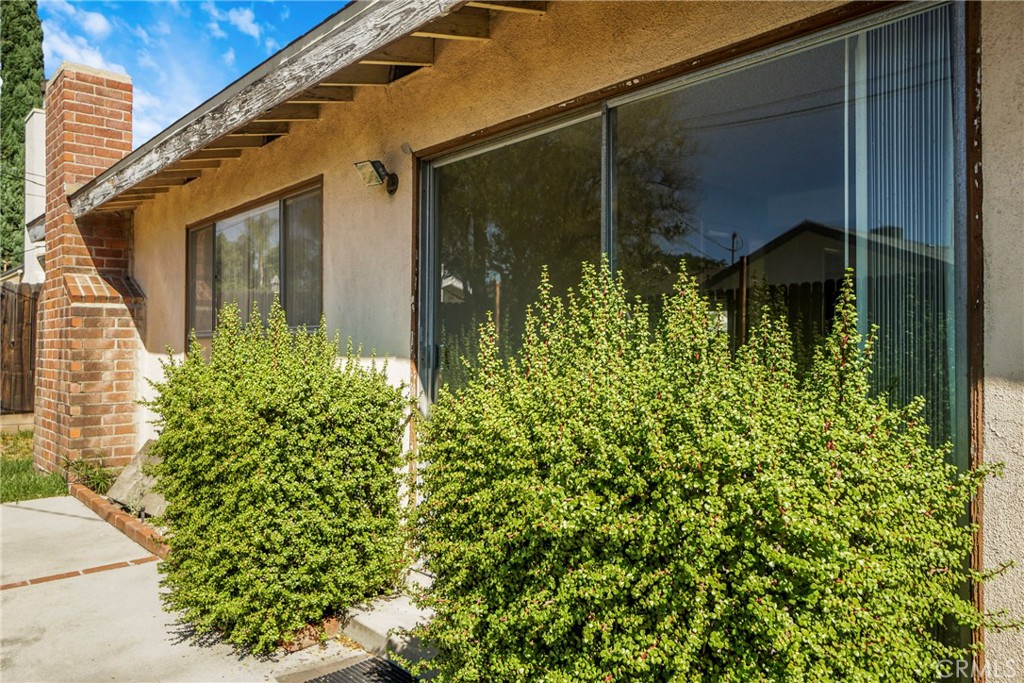 9501 Lubao Avenue Property Photo 30