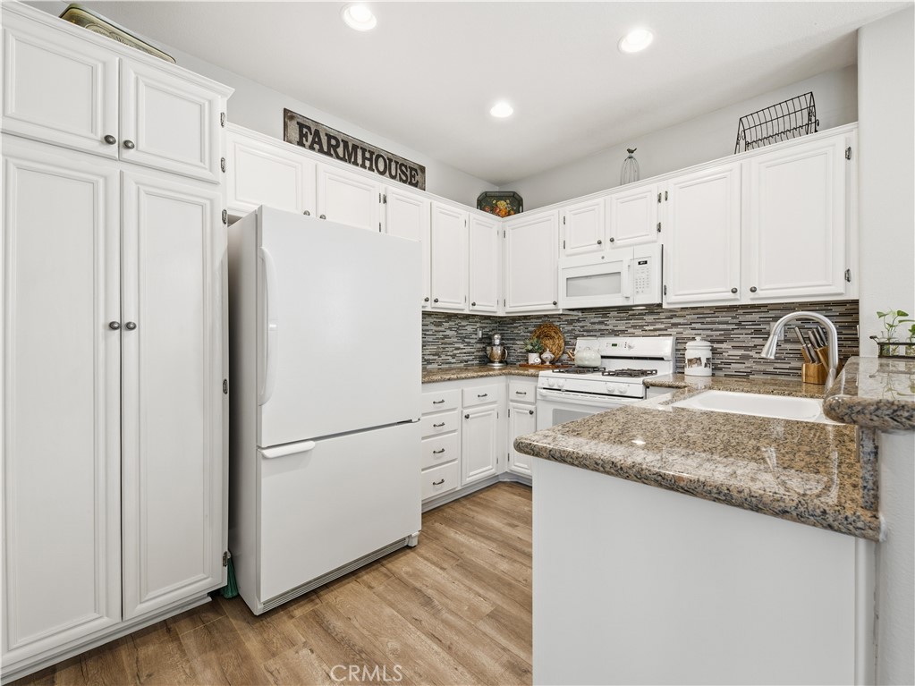 23653 Silverhawk Property Photo 7