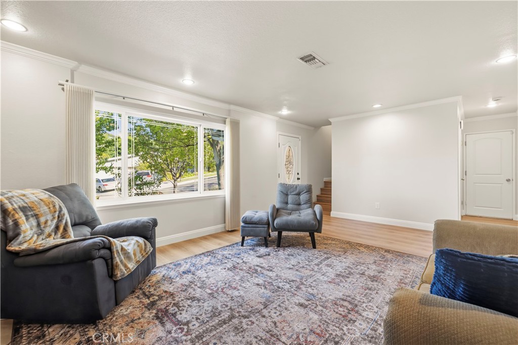 18740 Vicci Street Property Photo 7