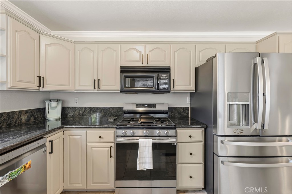 18740 Vicci Street Property Photo 11