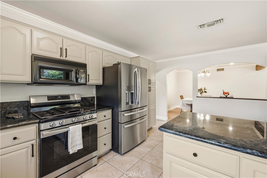 18740 Vicci Street Property Photo 12