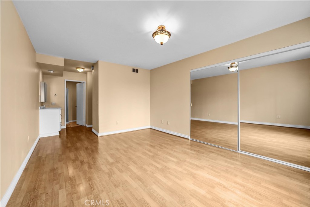 1517 E Garfield Avenue 24 Property Photo 16