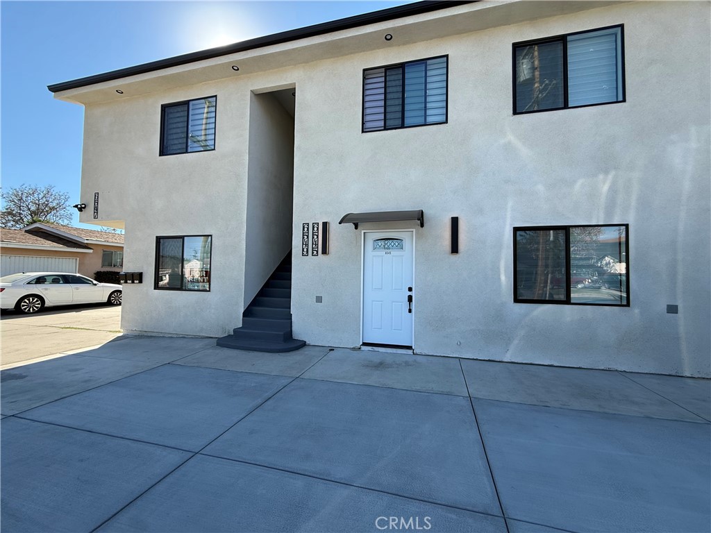 6545 Satsuma Avenue Property Photo 8