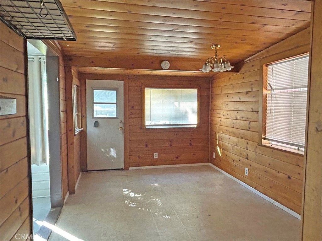 18224 Devere Court Property Photo 4