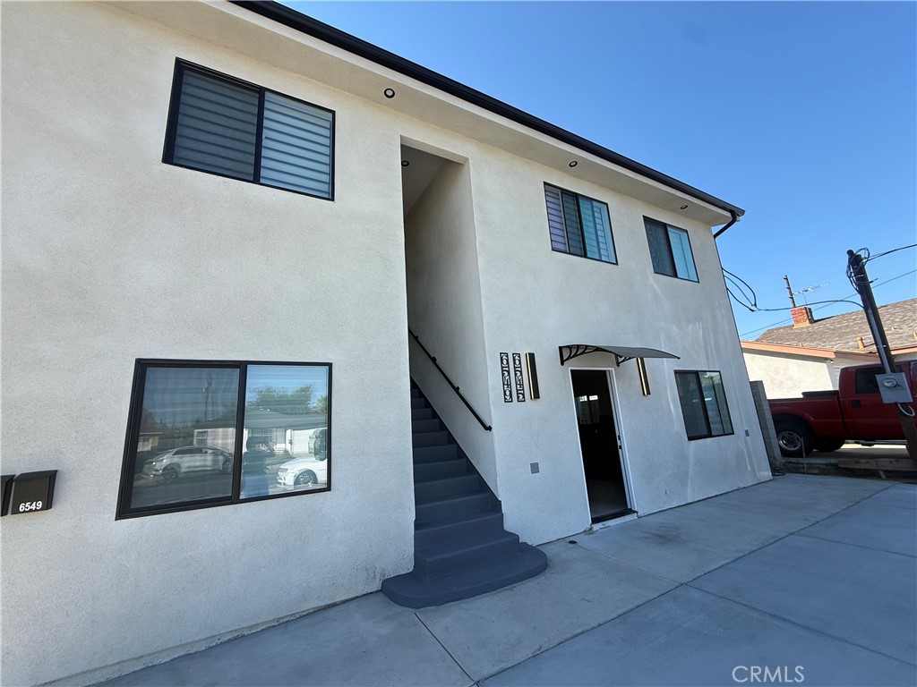 6549 Satsuma Avenue Property Photo 12