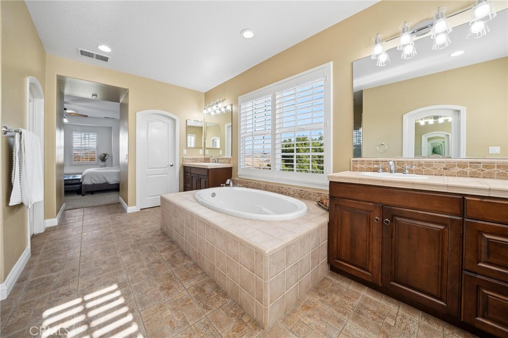 27121 Rosewood Court Property Photo 45