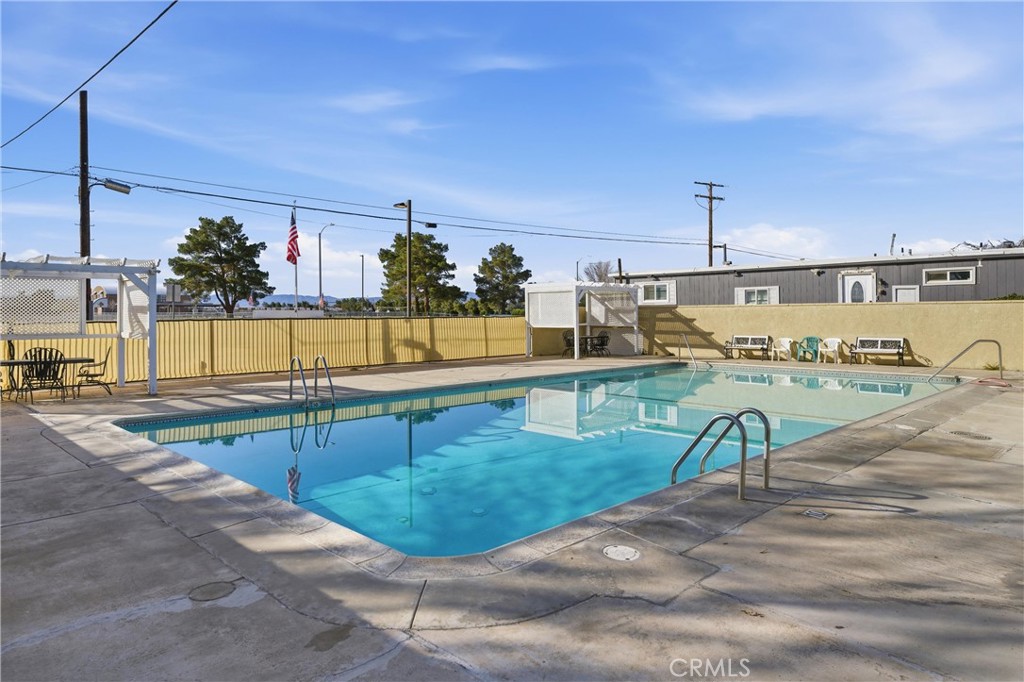 3157 E I Avenue E2 Property Photo 6