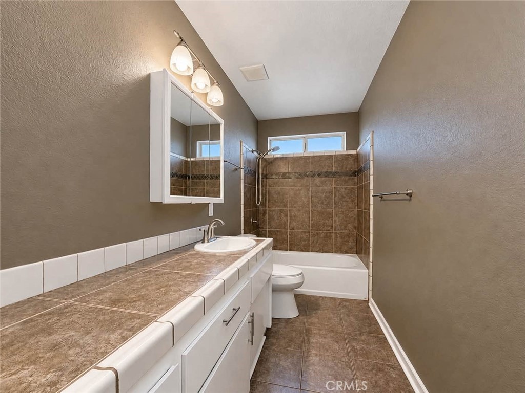 1101 Cherry Lane Property Photo 28