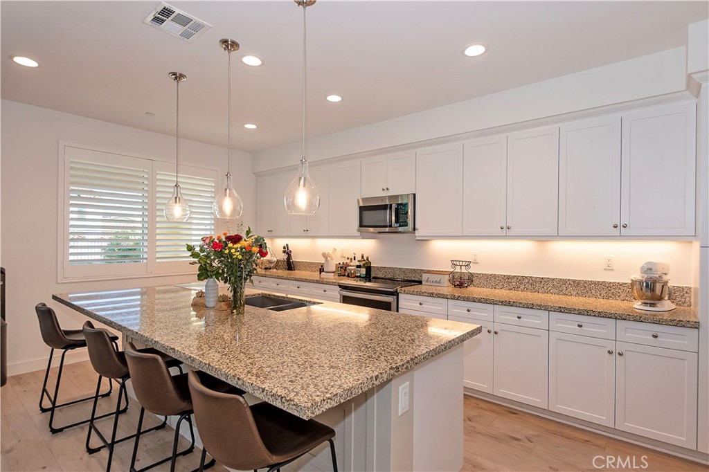 4043 Bridle Court Property Photo 15