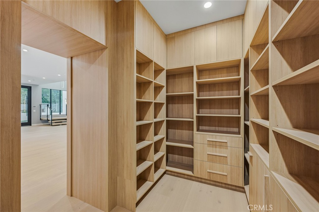 4331 Alonzo Property Photo 26