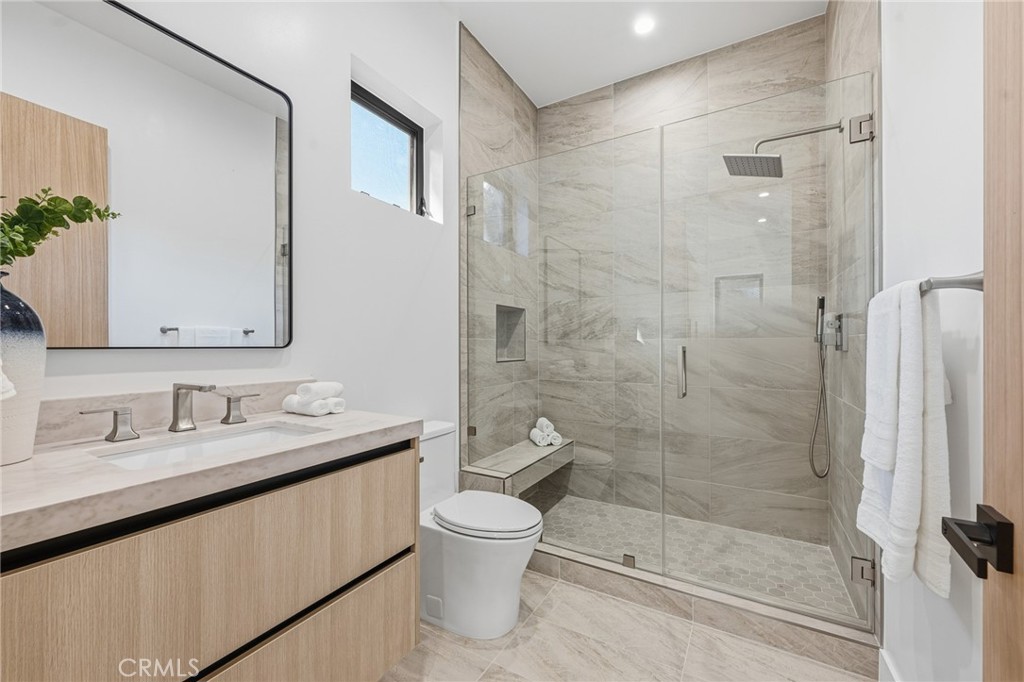 4331 Alonzo Property Photo 53