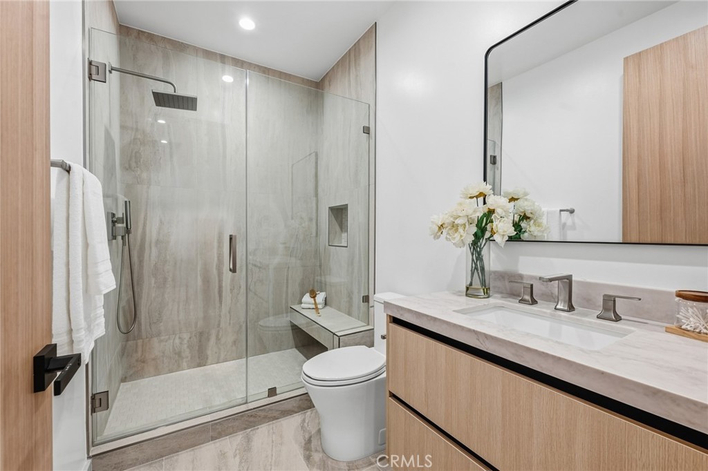 4331 Alonzo Property Photo 55