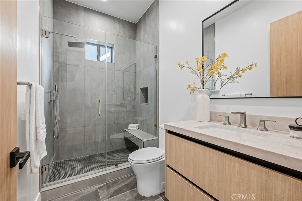 4331 Alonzo Property Photo 57