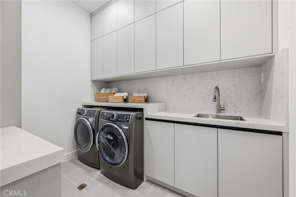 4331 Alonzo Property Photo 58