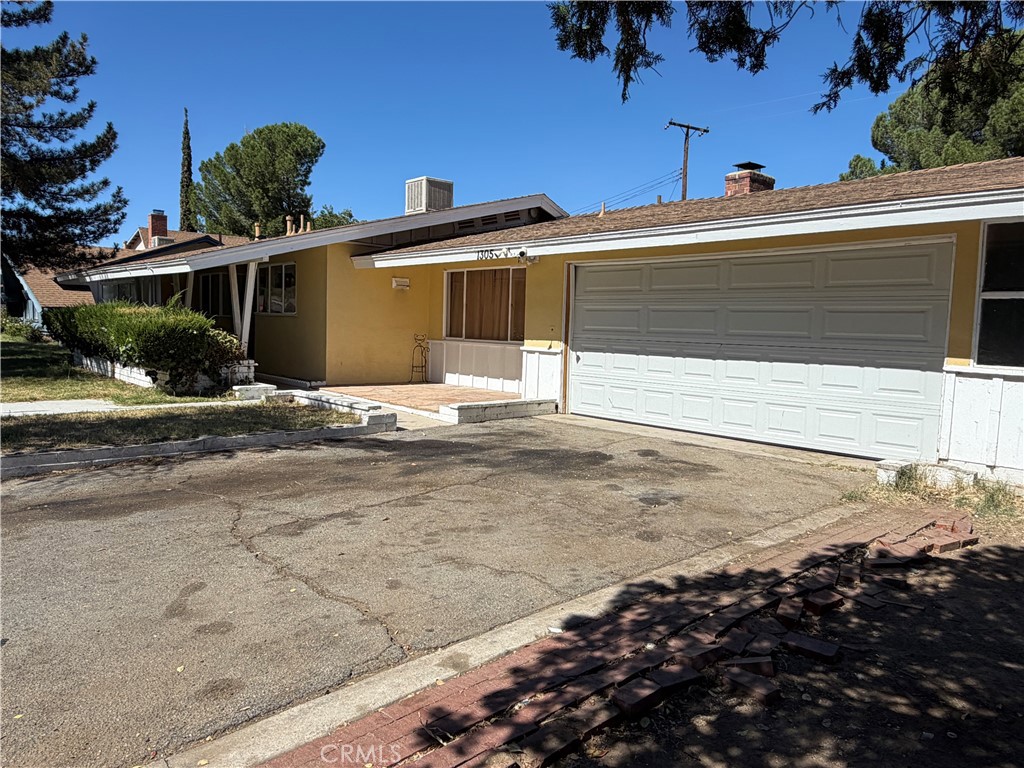1305 Avenue J3 E Property Photo 3