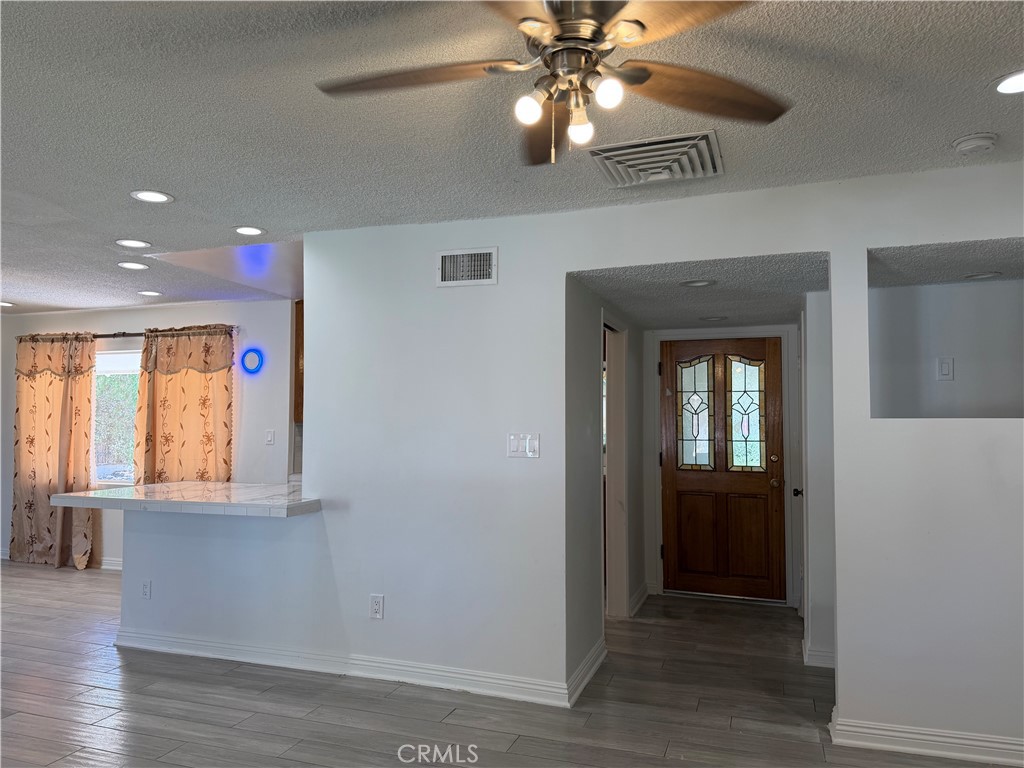 1305 Avenue J3 E Property Photo 4
