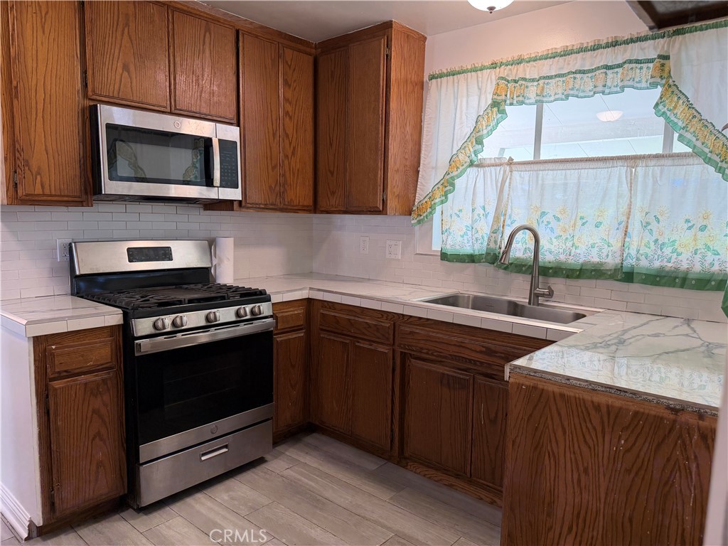 1305 Avenue J3 E Property Photo 9