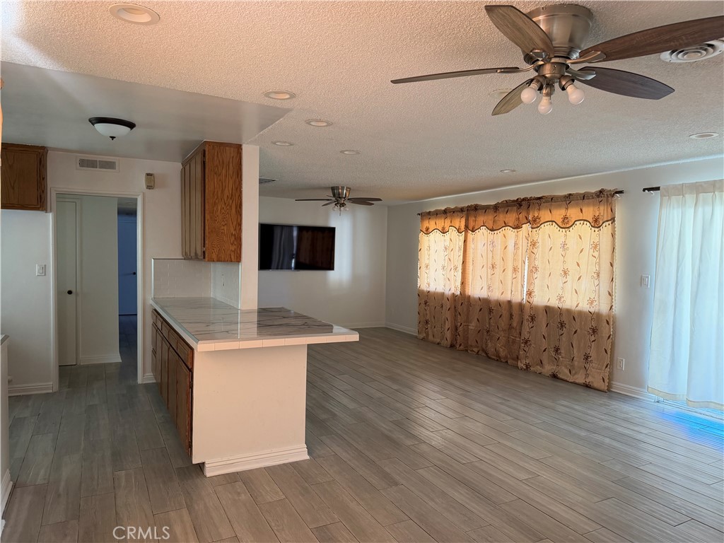 1305 Avenue J3 E Property Photo 12