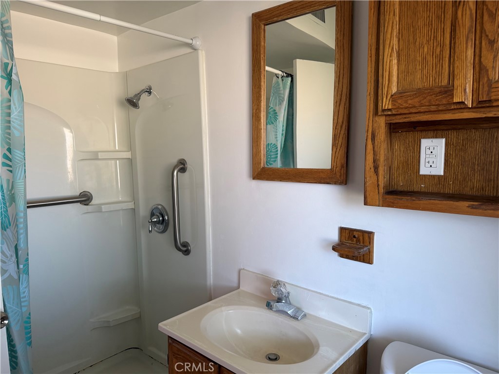 1305 Avenue J3 E Property Photo 18