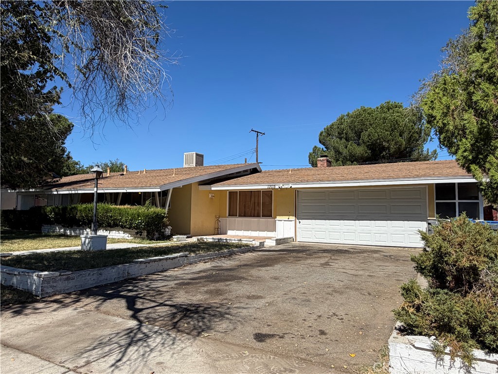 1305 Avenue J3 E Property Photo 28