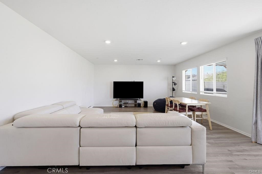 4384 W Avenue J-5 Property Photo 6