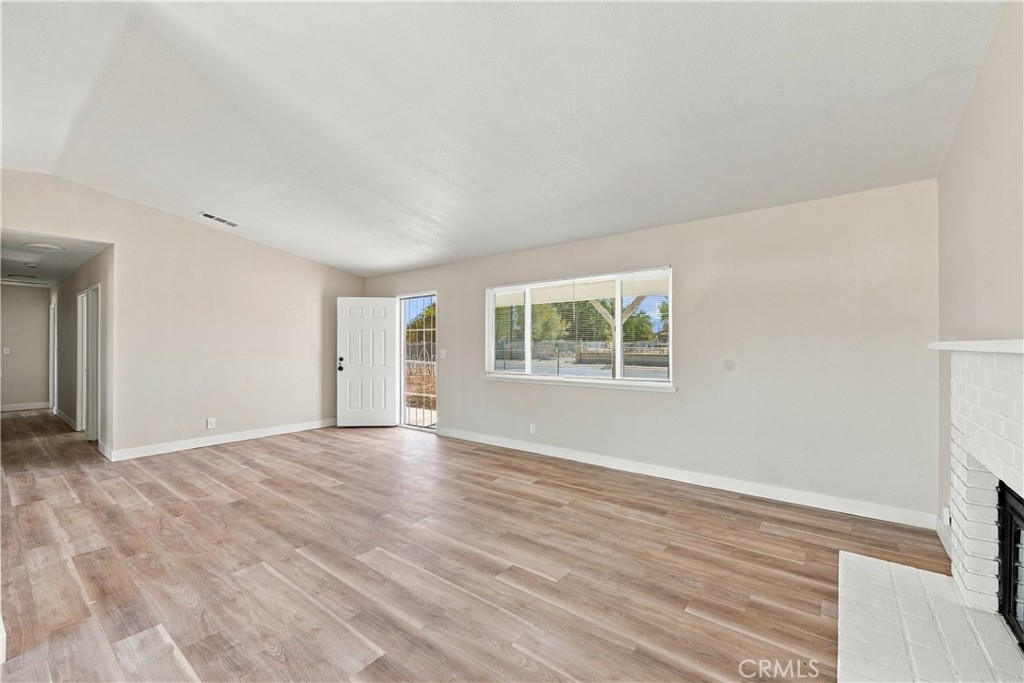9523 E Avenue Q12 Property Photo 6
