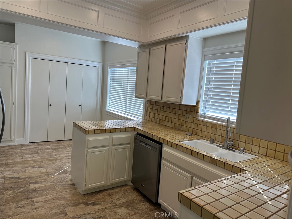 19029 Nordhoff Property Photo 10