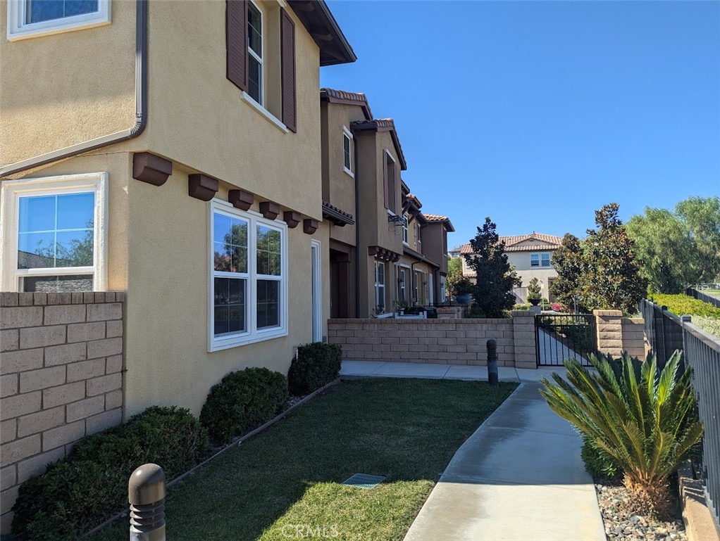 28740 Jardineras Drive Property Photo 2