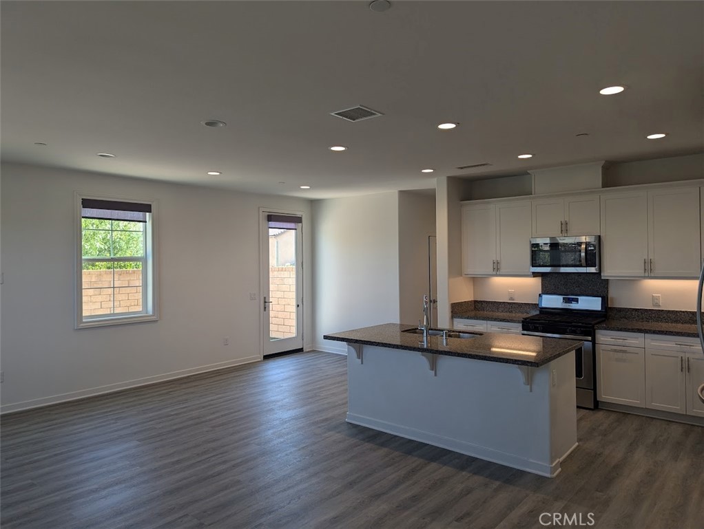 28740 Jardineras Drive Property Photo 5