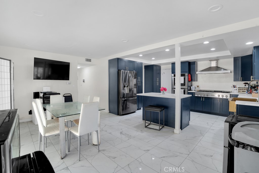 2491 Castlemont Court N Property Photo 11