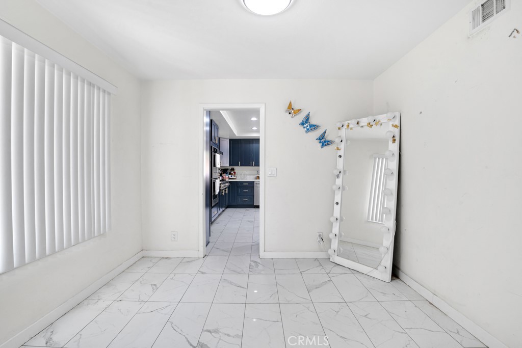 2491 Castlemont Court N Property Photo 14