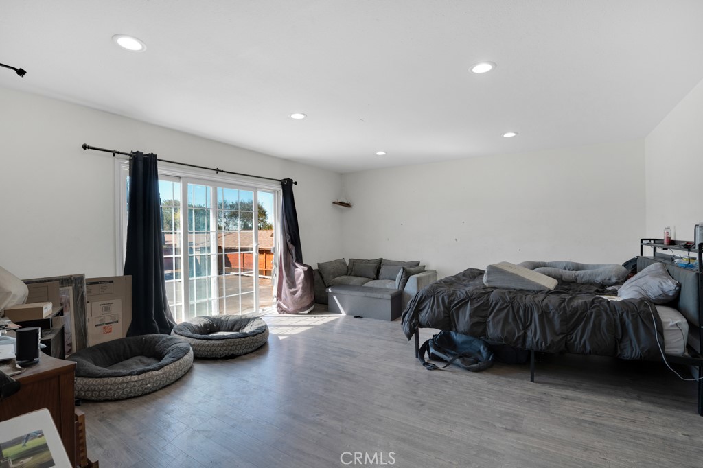 2491 Castlemont Court N Property Photo 17
