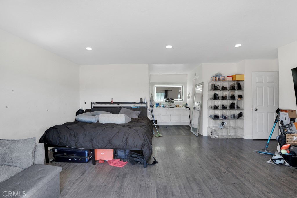 2491 Castlemont Court N Property Photo 18