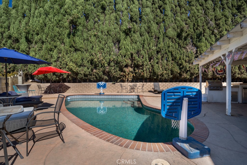 2491 Castlemont Court N Property Photo 20
