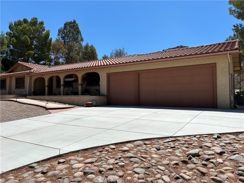 2524 Bent Spur Drive Property Photo 2