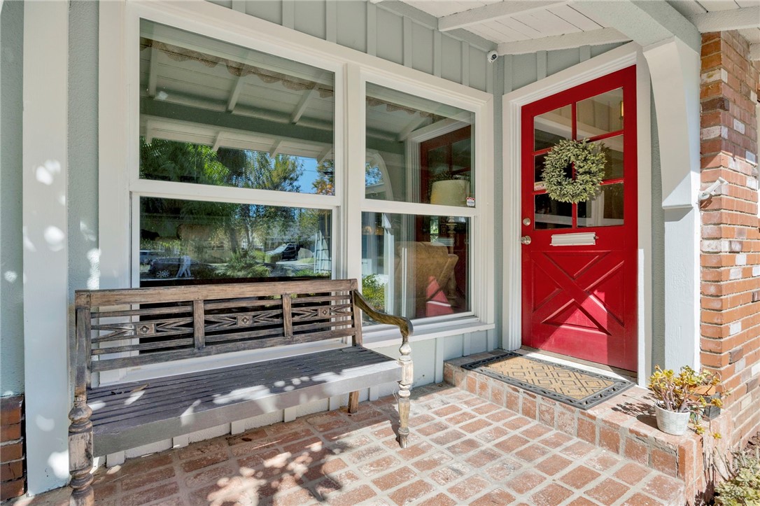 14013 Cohasset Street Property Photo 6