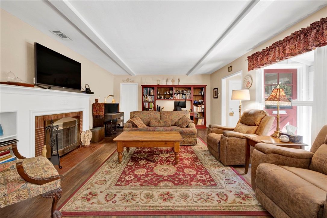 14013 Cohasset Street Property Photo 7