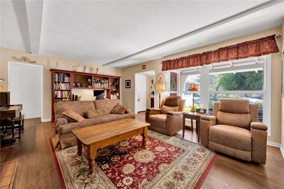 14013 Cohasset Street Property Photo 8