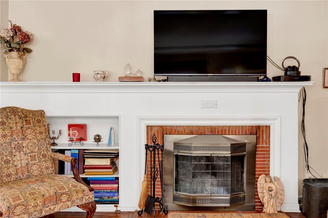 14013 Cohasset Street Property Photo 9