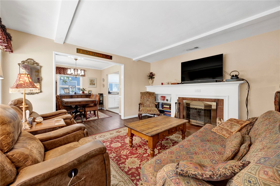 14013 Cohasset Street Property Photo 11