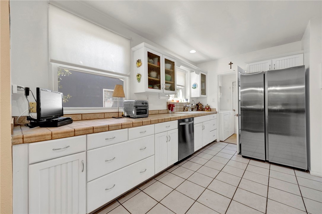 14013 Cohasset Street Property Photo 16